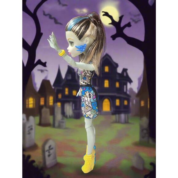 2015 Mattel Monster High Frankie Stein 11" Skull Dress Yellow Boots Doll - Picture 4 of 5